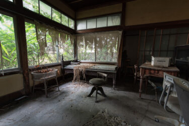 水浸しの廃医院